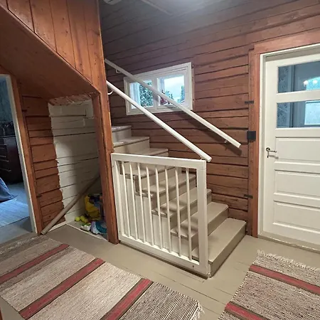 Maalaistalo, Pienessae Kylaessae, Vakkilassa