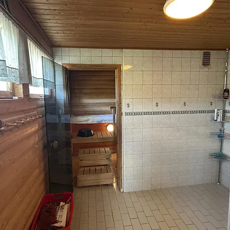 Nyaraló Maalaistalo, Pienessae Kylaessae, Vakkilassa *